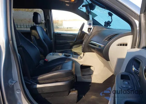 2018 Dodge Grand Caravan Sxt z USA, uszkodzony, nr VIN 2C4RDGCG0JR300562